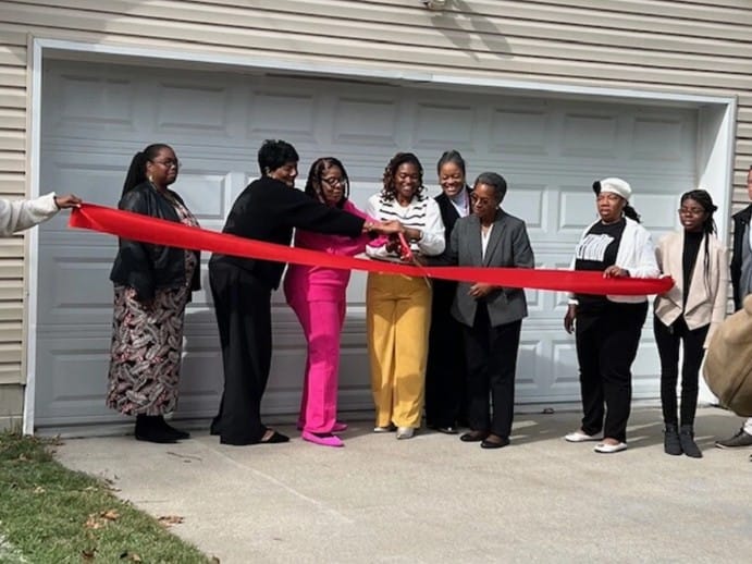 Daffodil House Opens In Carbondale